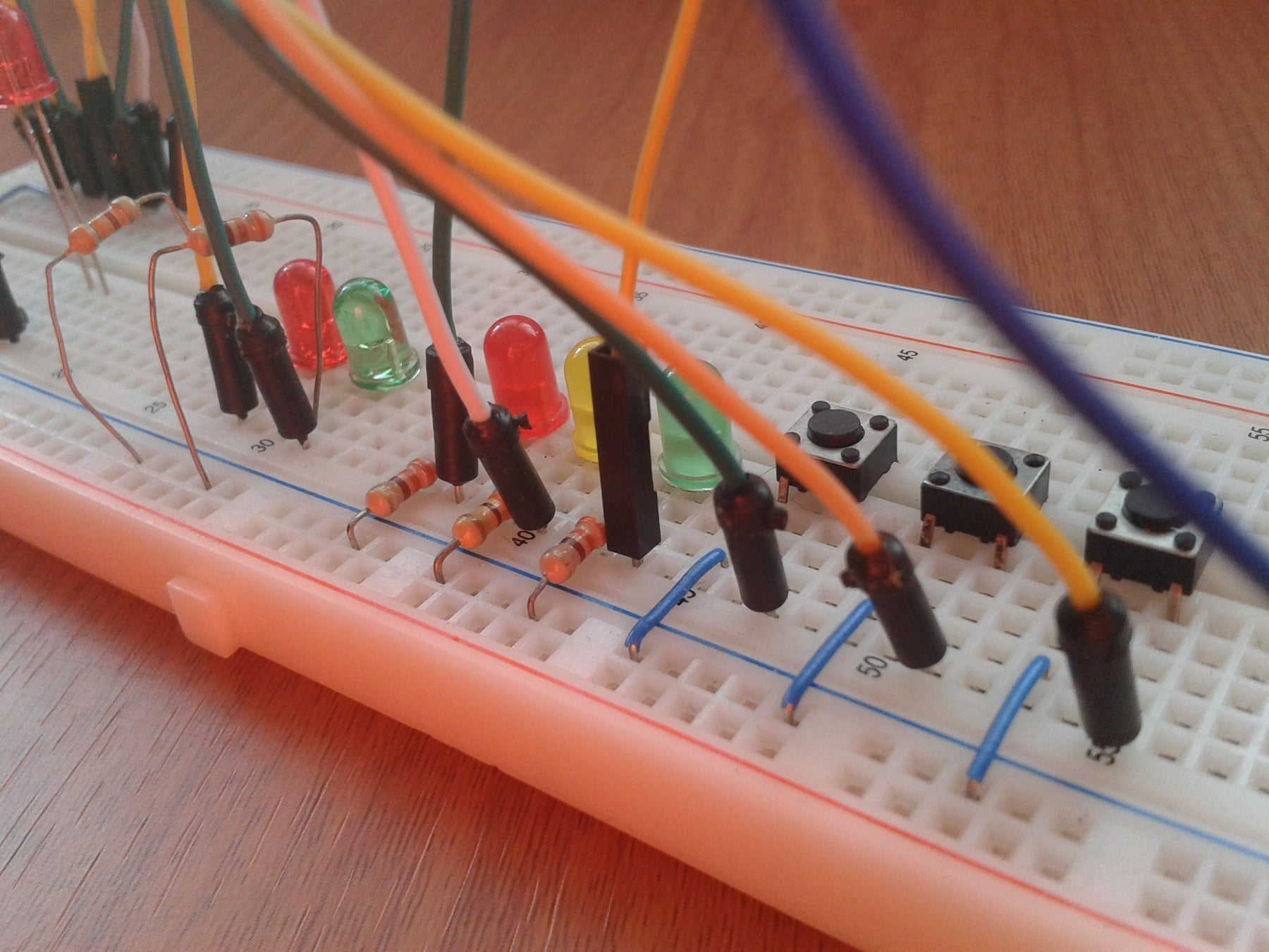 Qué es una Protoboard? - 330ohms