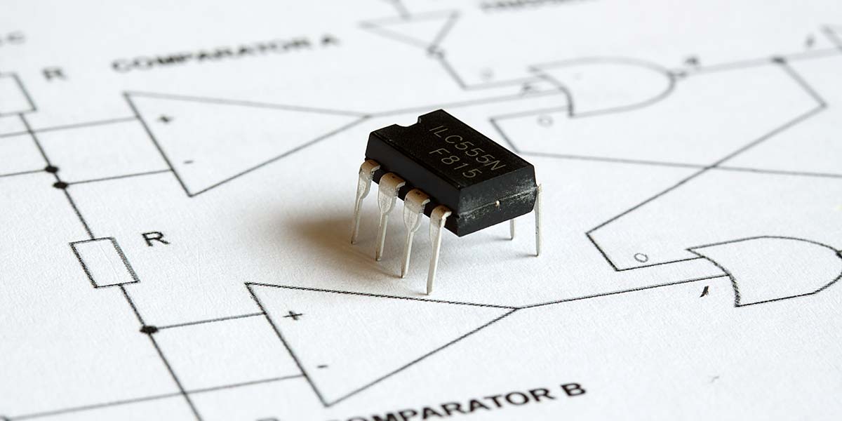 ¿Qué es el circuito integrado 555? - 330ohms